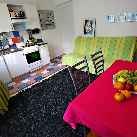 Sandy Apartment *